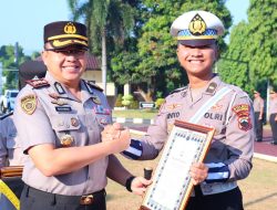 Kapolres Pekalongan Berikan Penghargaan kepada 10 Personel Berprestasi, Dorong Peningkatan Pelayanan Publik