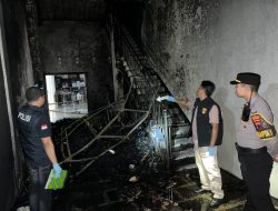 Gudang Toko Pakaian di Doro Pekalongan Terbakar, Kerugian Ditaksir Capai Rp. 200 Juta