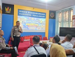 Guru, Satpam hingga Petugas PKS di Pekalongan Dibekali Teknik Pengaturan Lalu Lintas dan Penanganan Korban Laka